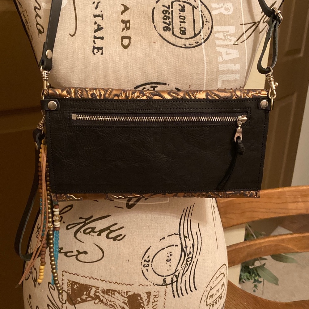 Jill’s Homestead Carly Clutch with Beaded Tassel Bundle NWOT - Picture 3 of 8